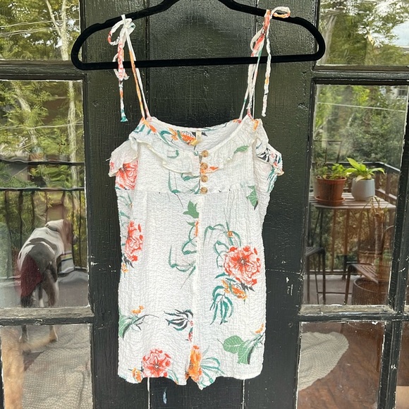 Urban Outfitters Highland Ruffle Tie-Shoulder Babydoll Playsuit Romper Size S - Picture 6 of 8